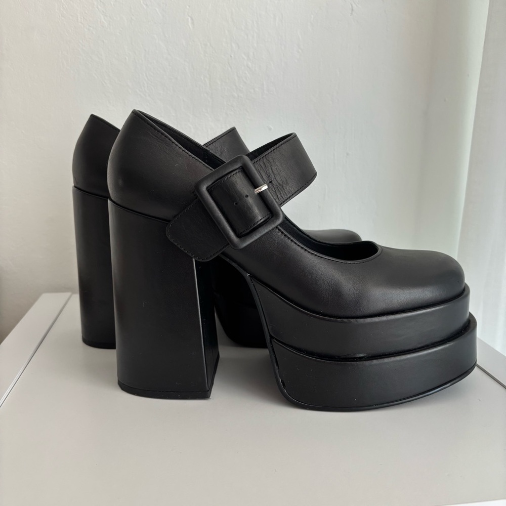 ❌SOLD❌ Steve Madden Black Leather Carly Mary Jane Platforms Size 9 worn 1x